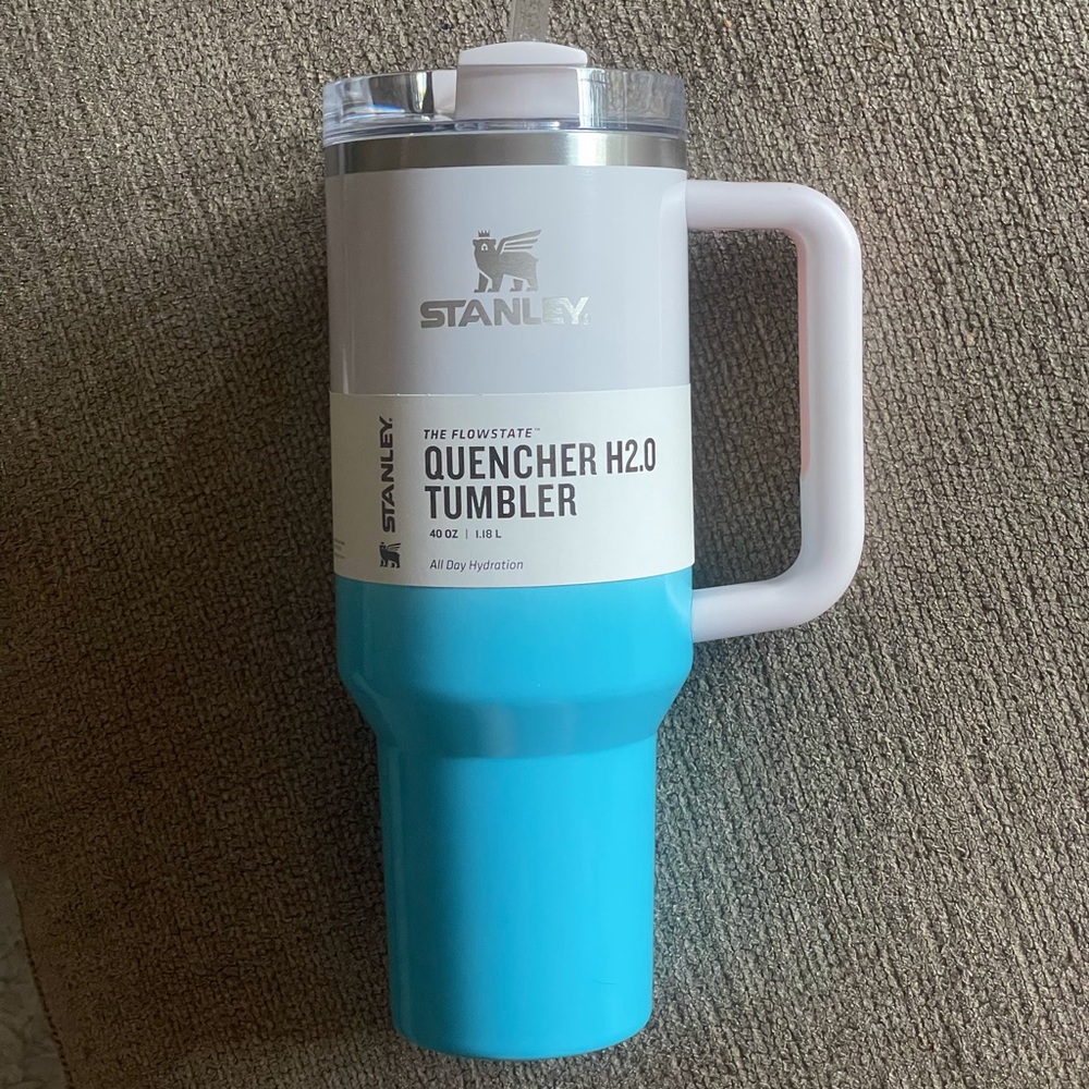 Stanley Pool Ombré 40 oz tumbler!